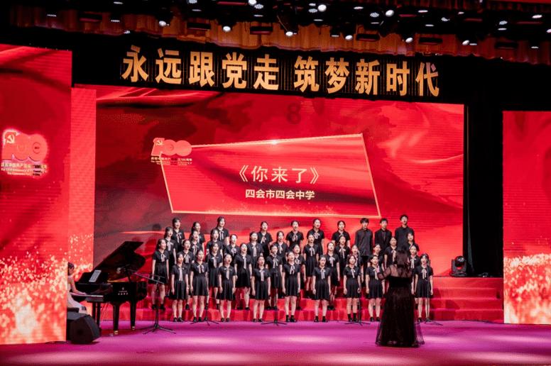 今天早上手机开机后，突然微信显示要重新登录，以前从来没有这种情况，是怎么回事？游戏画面
